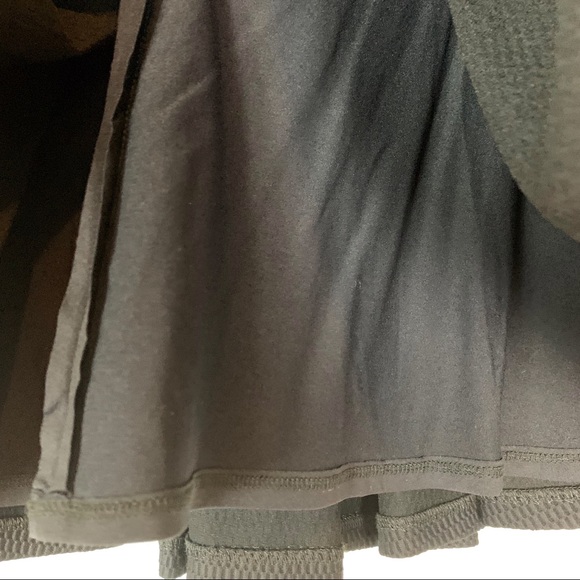 Lapina By David Helwani | Pleated Black Skirt - Picture 6 of 7